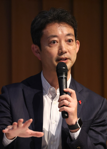 熊谷 俊人 様
