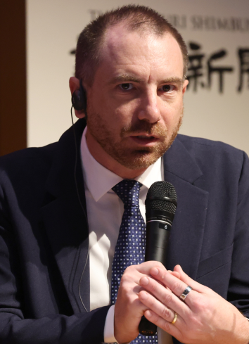 Steve Argeris 様
