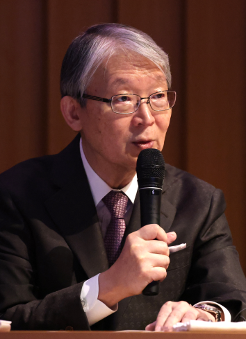 山口 寿一 氏